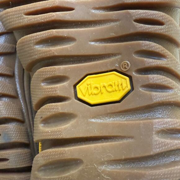 UGG Adirondack White Tan Size 6 Snow Boots - Picture 9 of 11